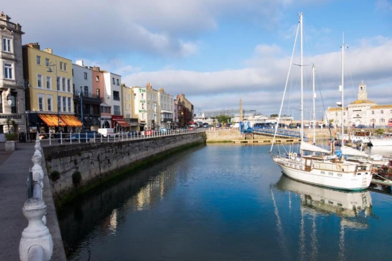 Seas The Day - Beachfront Apartment - Sleeps 4 Ramsgate Luaran gambar