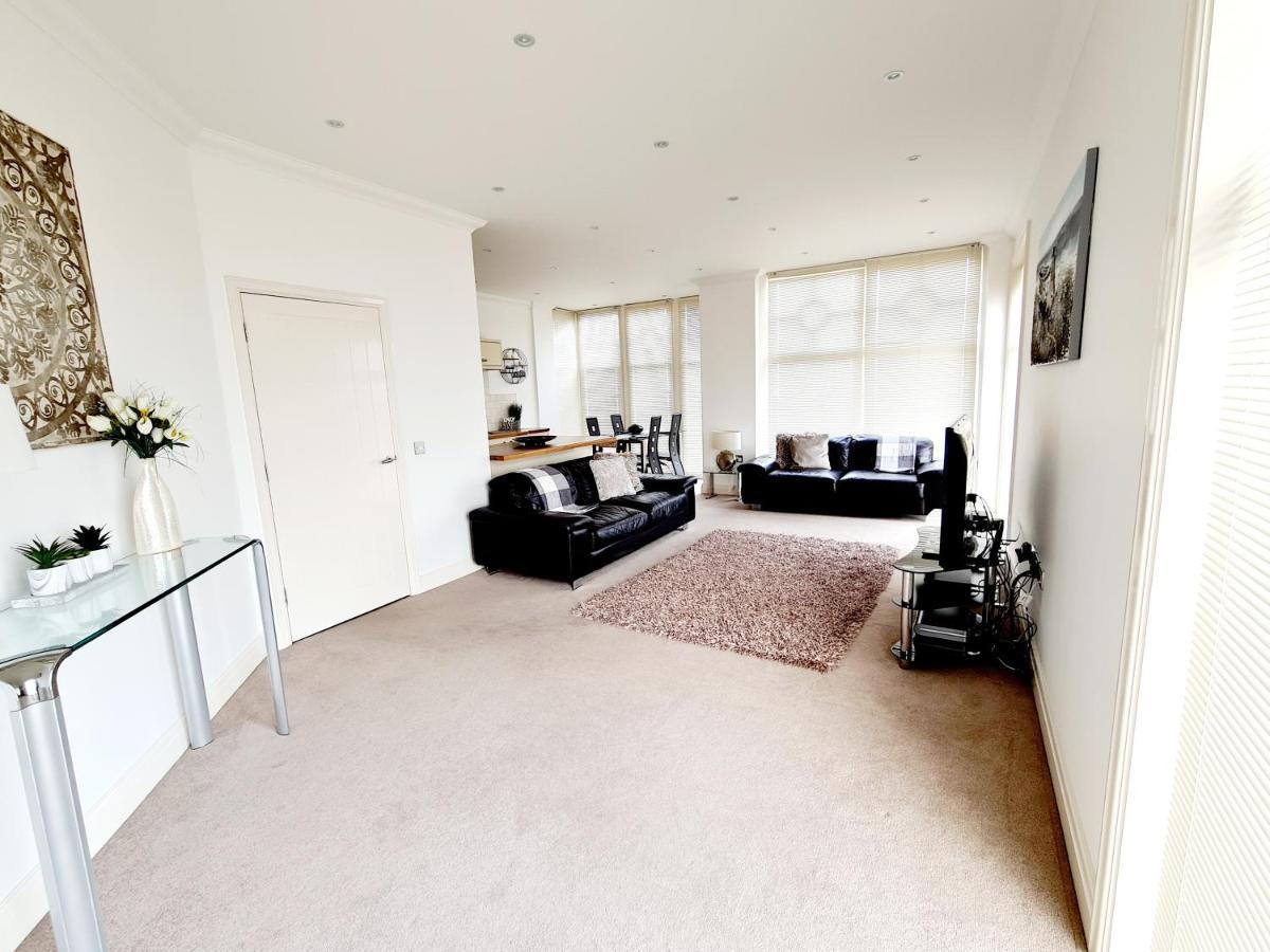 Seas The Day - Beachfront Apartment - Sleeps 4 Ramsgate Luaran gambar